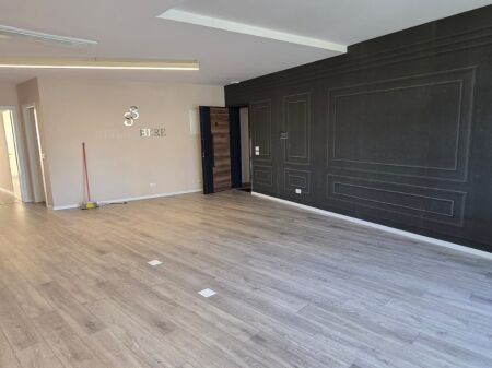 Zyre me qera tek Lake View Residences