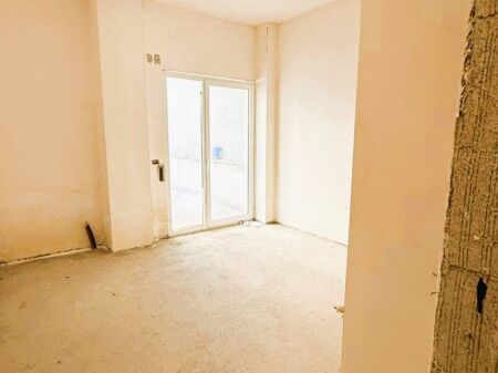 Apartament 3+1 me verande per shitje tek kompleksi mateo