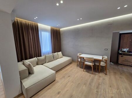 Jepet 2+1 Me Qira në Rruga Barrikadave, Tiranë - 890€ | 53 m²