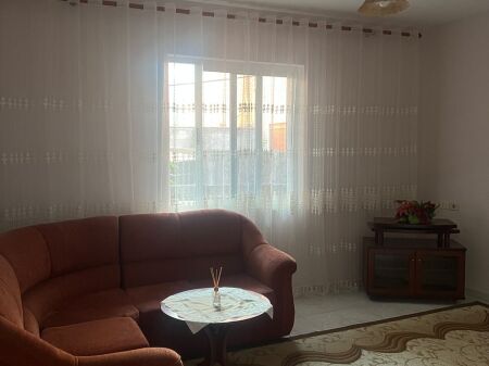 Jepet apartament 1+1+ Post parkimi ne Laprake