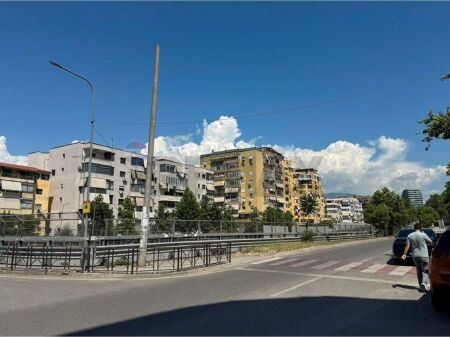 Dyqan - Për Shitje - Rruga Frang Bardhi, Tiranë(ID: 530261046-513)
