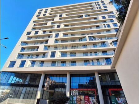 🏢 LOCALE COMMERCIALE IN AFFITTO AL GOLDEN TOWER – MINE PEZA ✨