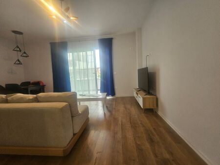 Jepet me qira apartament 2+1+2