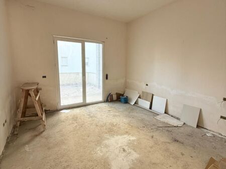 Shitet Apartament 3+1 me Verandë – Kompleksi Mateo, Kopshti Zoologjik