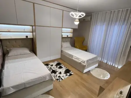 Apartament 2+1 luksoz me qira – përballë Delijorgjit