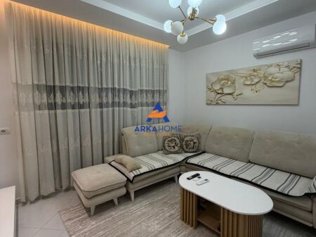 AFFITTASI 1+1+BALCONE "VIA JORDAN MISJA, NUOVO BOULEVARD" 60.000 LEKE