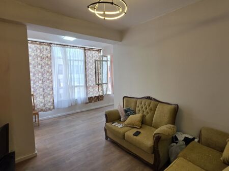 SHITET APARTAMENT 2+1 NË ASTIR – PRANË BAR ARTISTI 