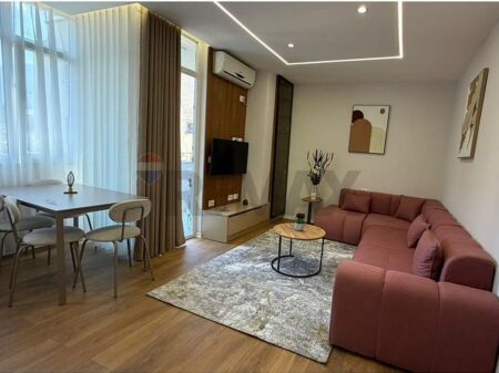 SHITET  APARTAMENT 2+1, MATERNITETI I RI