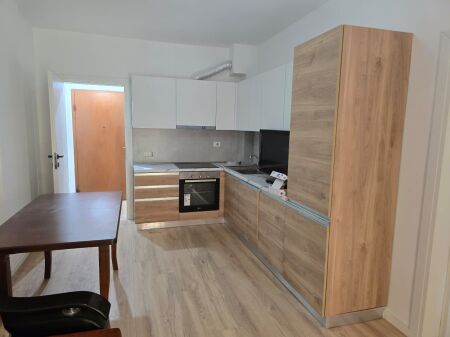 Jepet me qera Apartament 2+1 te 5 maj / praneConcord Center