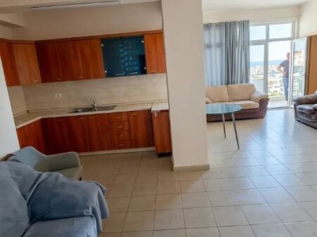 Shitet Apartament 2+1