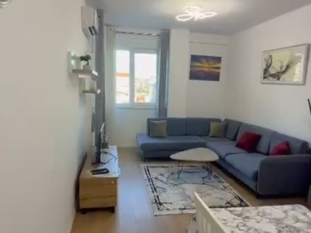 Apartament 1+1 per qera Grand Galeria Yzberisht !
