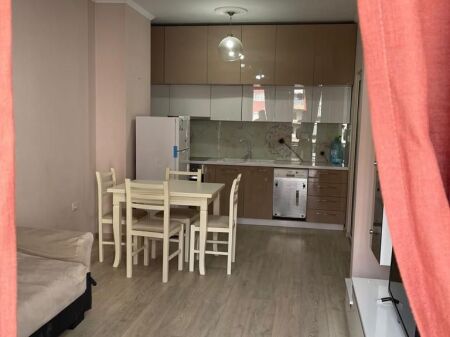 Jepet me qira  Apartament 1+1 Prane Eja Studio Astir  