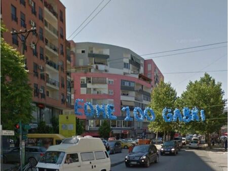 Shitet Ambient Komercial dy Dyqane Rruga DON BOSKO