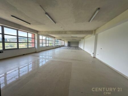 Jepet me Qira Kapanon Industrial – Prush, Tiranë