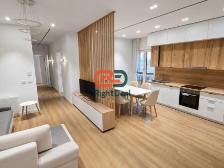 Tek Emerald Center, Jepet Me Qira Apartament 3+1+2, Totalisht I Investuar !!!
