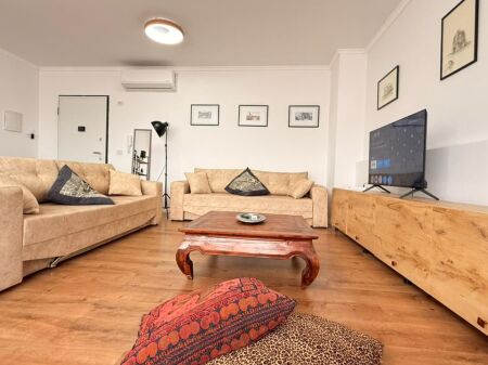Apartament 1+1 me Qira në Qendër të Tiranës