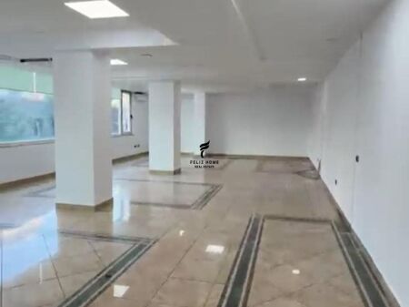 UFFICIO IN AFFITTO 330 M2 BLOCCO 400.000 LEK FH-80524