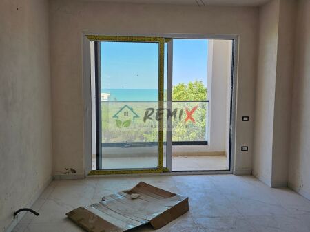 **SHITET APARTAMENT 1+1 ME PAMJE PANORAMIKE NGA DETI – KOMPLEKSI LIBURNA**