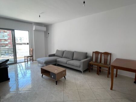  Jepet me Qira Apartament 1+1 në Astir