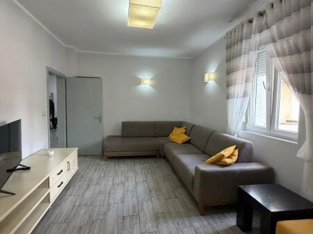 AFFITTASI APPARTAMENTO 1+1, VIALONE DYRRAH, DURRES.