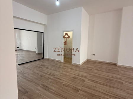 Locale commerciale in affitto nel centro di Tirana – Via Mine Peza (D41113TR)