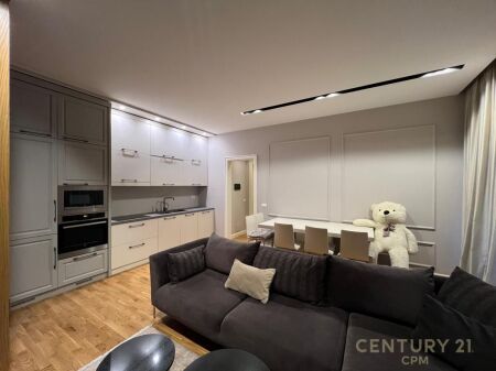 Apartament 1+1 per Qira tek Kopshti Botanik! 700 € /Muaj