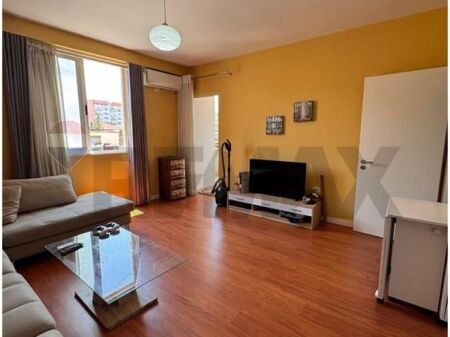 Apartament me Qira 1+1 Pallatet Çabej