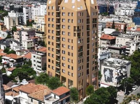  SHITET AMBIENT BIZNESI NË FORTUZI TOWER, QENDËR TIRANË 