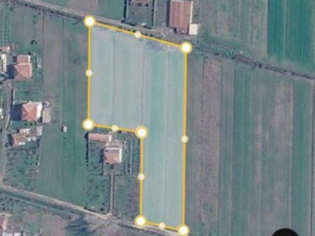 SHITET TOKË NË FUSHË PREZË 8400 m² !