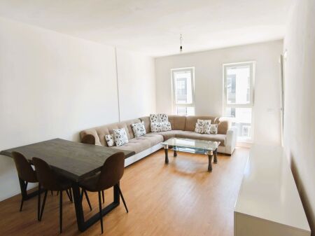Shitet apartament 2+1 te kompleksi Univers City prane QTU-se 
