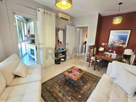 Shitet Apartament 2+1 te Rruga e Kavajës