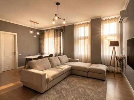 APARTAMENT 2+1 ME QIRA TEK KOMUNA PARISIT!
