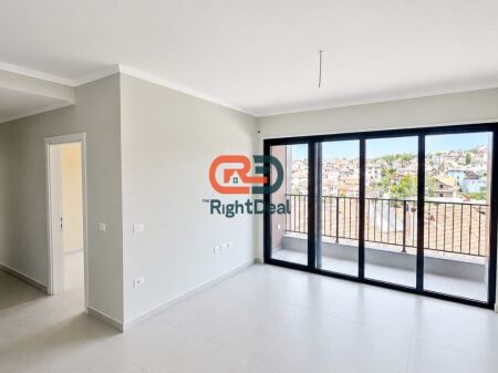 Prezzo Occasione !! Vicino al Vecchio Mercato Elettrico, Vendesi Appartamento 2+1+2, Con Orientamento Perfetto !!