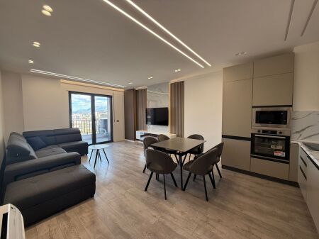 APARTAMENT 2+1+2 NE QIRA, BULEVARDI I RI, TIRANE!