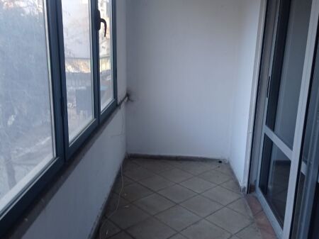 Locale in affitto Myslym Shyri