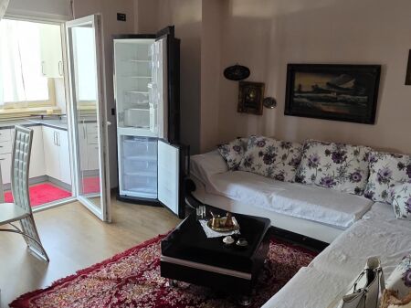 Jepet apartament me qera 2+1 mbi kristal center te Dumrea