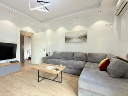 Jepet me qira apartament 1+1 – Komod, i mobiluar dhe gati për banim!  Ali Dem