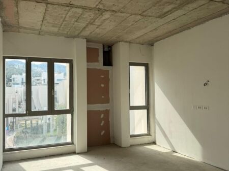  SHITET APARTAMENT 2+1+2 TEK GREEN VALLEY – LIQENI I THATË 
