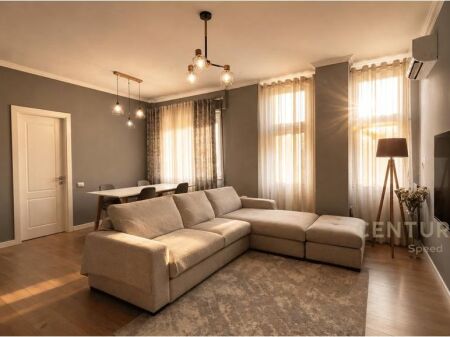 APARTAMENT 2+1 ME QIRA TEK KOMUNA PARISIT!