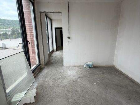 Shitet Apartament 1+1