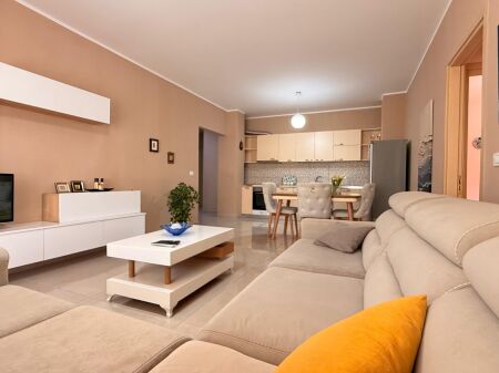  Apartament 2+1 me Qira te Rruga Ferit Xhajko (ish Restorant Durrësi), Tiranë 