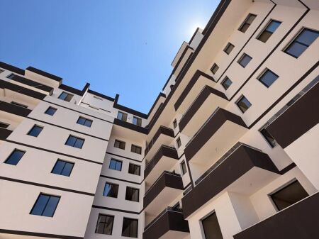  Apartament 1+1 + Garazh për Shitje në Golem