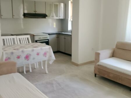 Affittasi casa 2+1, tel ex Mercato Elettrico via Mihal Grameno 450 mila lek vecchi