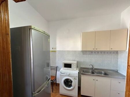 Apartament 2+1 Me Qira tek Shkolla e Kuqe