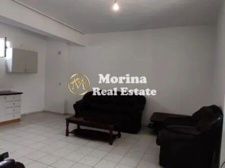Qera | Shtëpi private 2 + 1 | Rruga Riza Cerova | 450 €/muaj