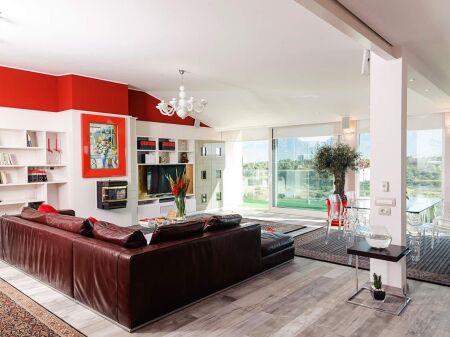 🏙️✨ Shitet Penthouse Luksoz 2+1+2 tek Liqeni i Thatë | 203 m² | Pamje Panoramike nga Liqeni 🌅
