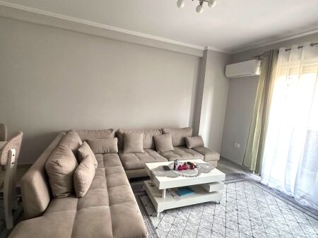  OKAZION  Jepet me Qera Apartament 2+1+2 + Ballkon ne Astir tek Vila L, 550 mije leke