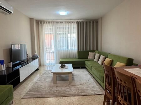 Appartamento 2+1, 95 m2, edificio nuovo, a 21 Dhjetori (vicino al supermercato Joena).