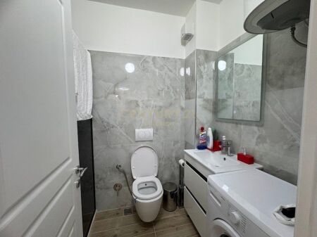 Apartment 2+1 for rent in the Golden Tower residence, on Mine Peza Street. The apartment is located on the 7th floor and offers a functional layout with spacious rooms and natural lighting. The property has a total area of 105 m² (87 m² net) and has never been inhabited before, offering completely new living conditions. The residence is modern, with management and high construction standards, in one of the most sought-after areas of Tirana. Price: 1,300 €/month For more information or a property visit, contact.