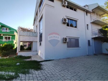 Villa - In Affitto - Via Elbasani, Tirana